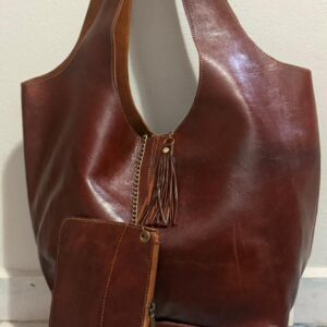 Grand sac cabas hobo en cuir marron avec pochette assortie